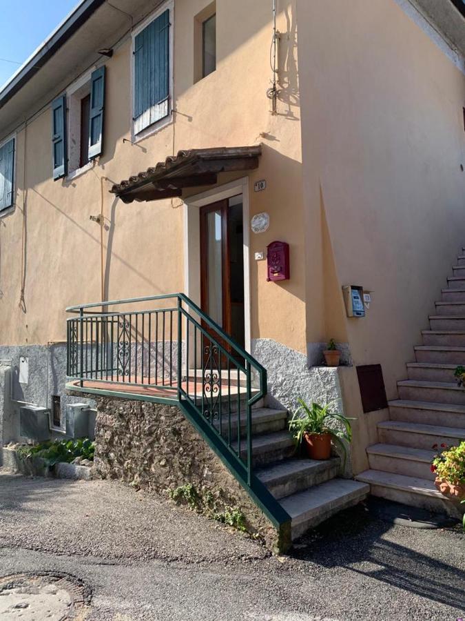 Casa Lisetta, 3-Room Apartment With Lake View Torri Del Benaco Eksteriør bilde